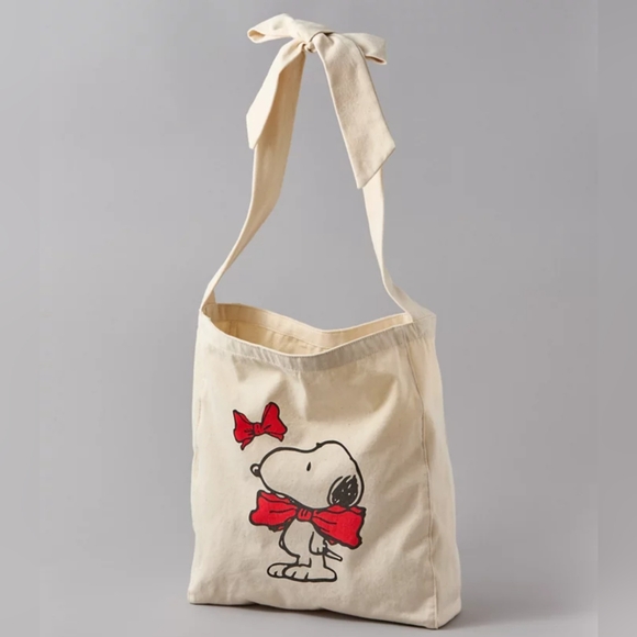 American Eagle Outfitters Handbags - American Eagle Snoopy Holiday Christmas Red Bow Canvas Tote Bag AE Peanuts
